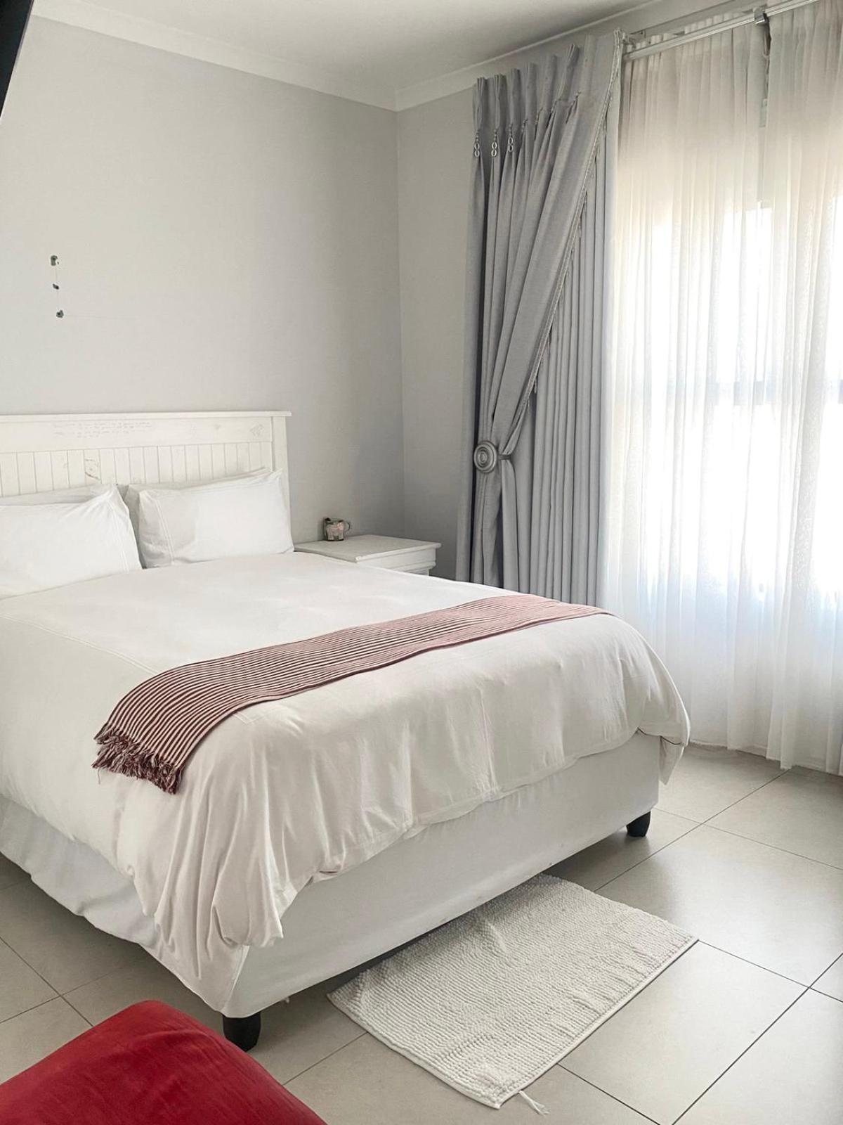 5 Bedroom Holiday home Cape Town