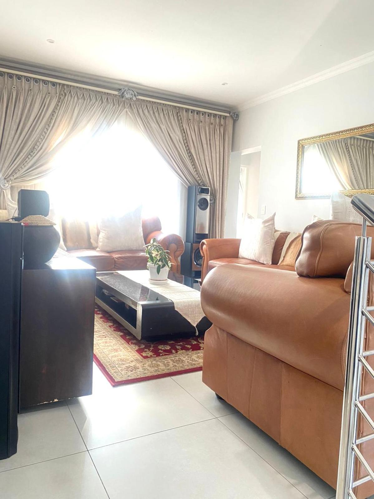 5 Bedroom Holiday home